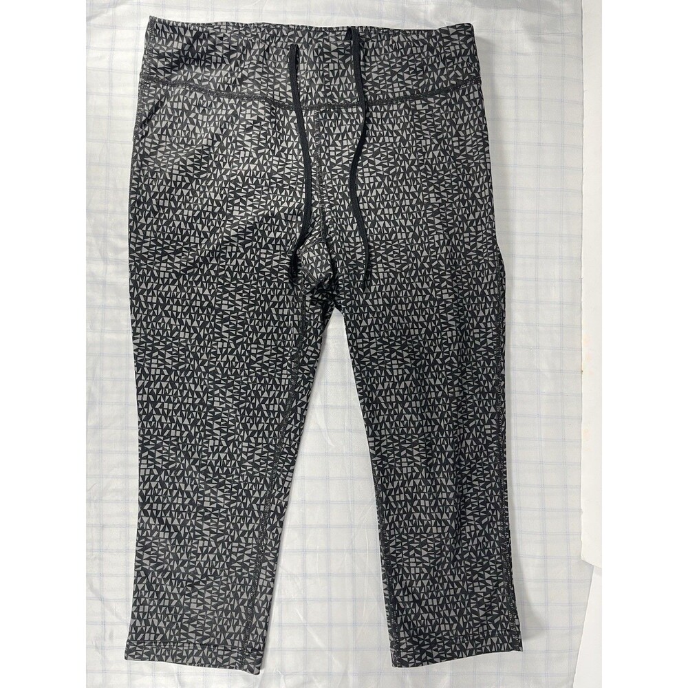 Xersion Women's Capri Leggings Medium M Black Gray Geometric